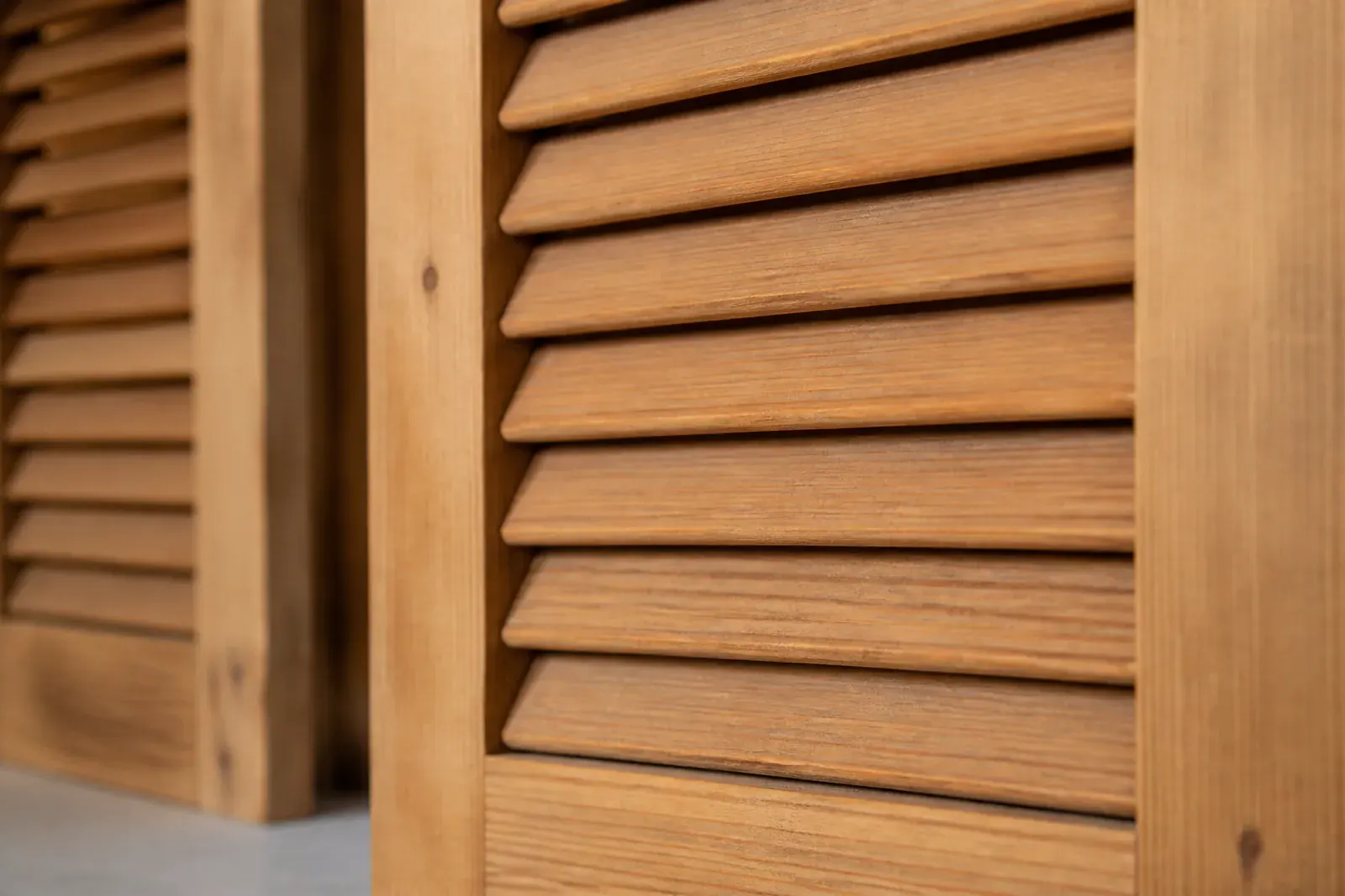 Restauro scuri in legno a Bassano del Grappa