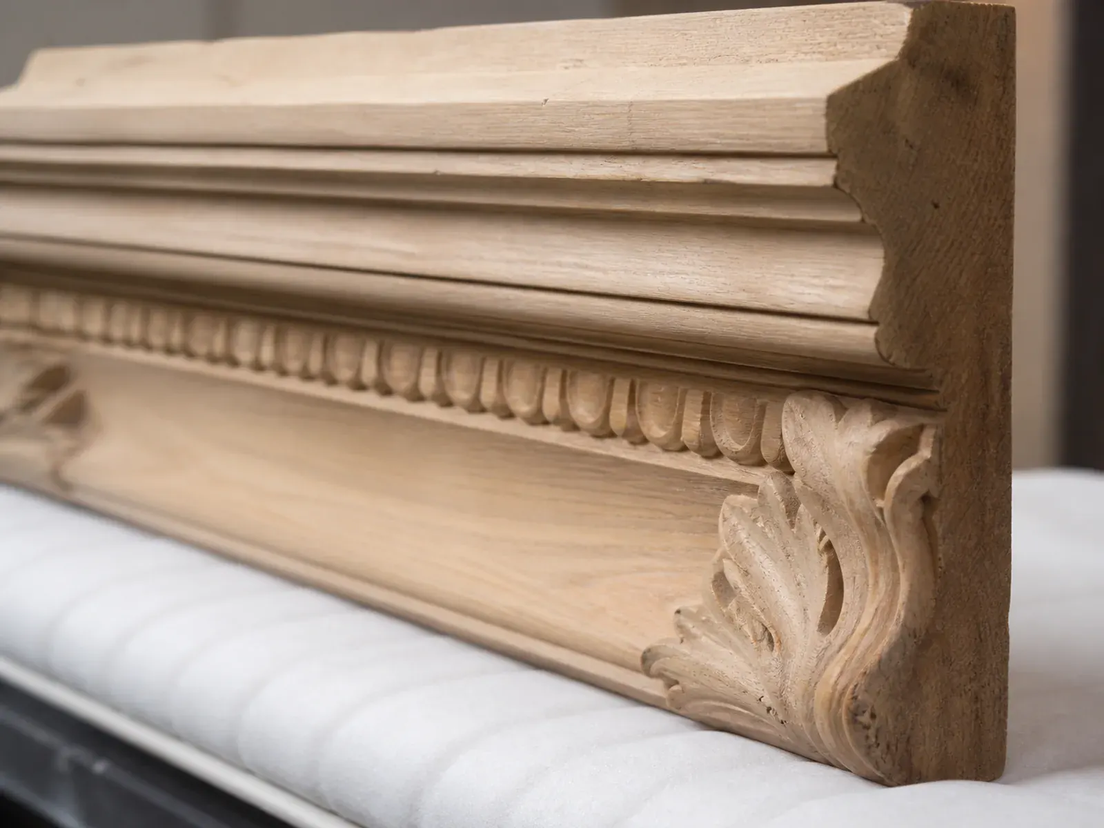 Sabbiatura o sverniciatore chimico: cosa usare su legno e metallo, rischi e costi