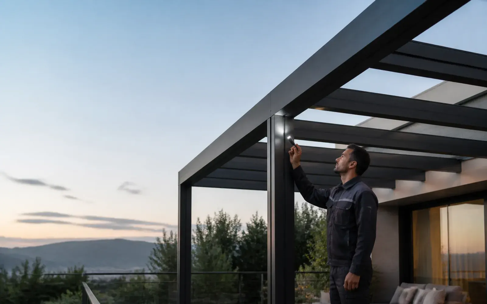 Verniciatura di una pergola in struttura metallica